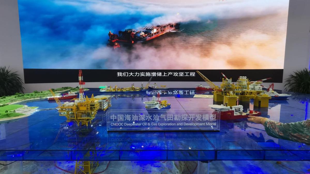第六届中国（克拉玛依）国际石油天然气及石化技术装备展会——“国之重器”亮相新疆